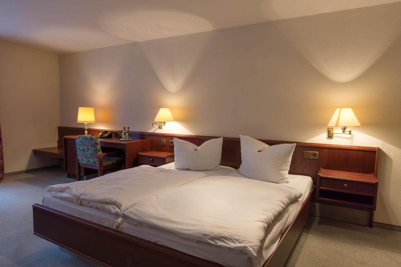 Hotel Altdeutsche Weinstuben Freyburg Ngoại thất bức ảnh